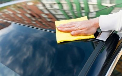Cristalização de vidros automotivos com efeito repelente e melhor visibilidade na chuva