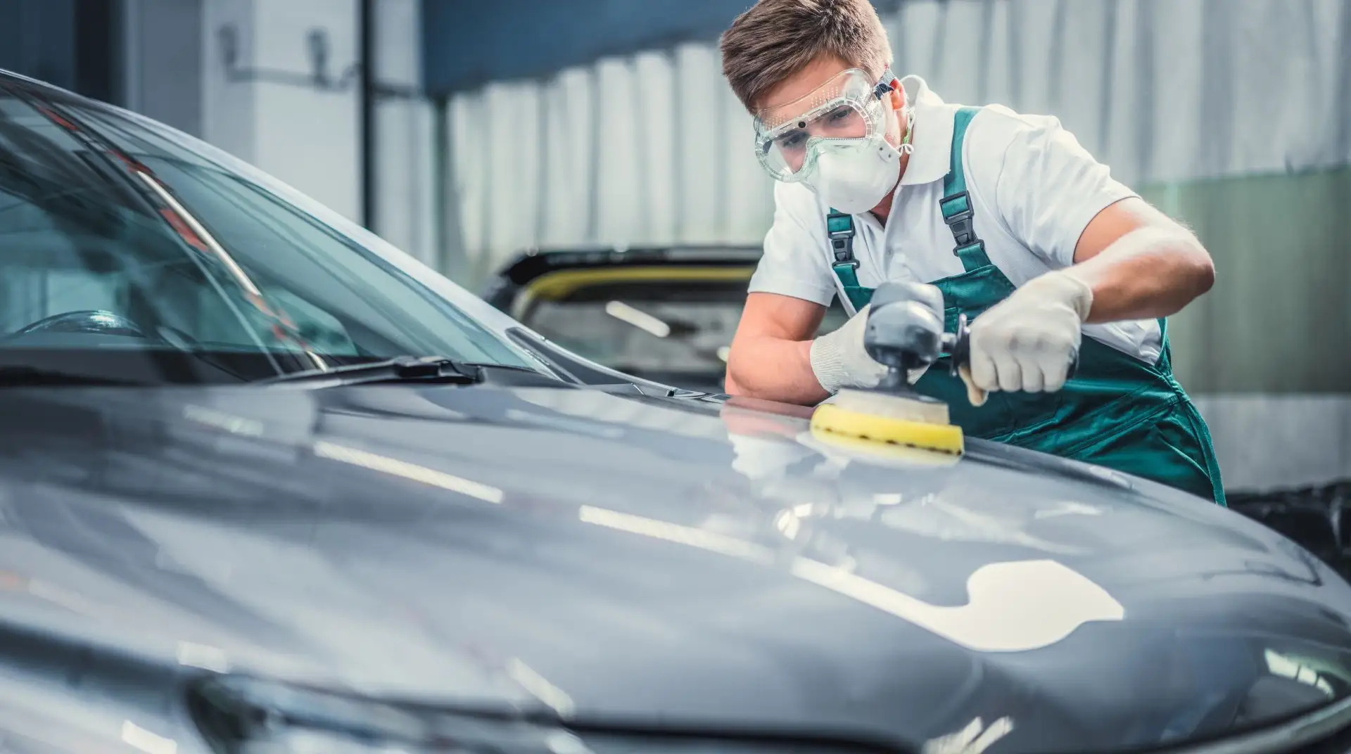 Serviço de estética automotiva com acabamento premium em veículo