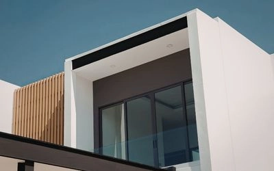 Aplicação de película residencial em Indaial para controle de calor e privacidade